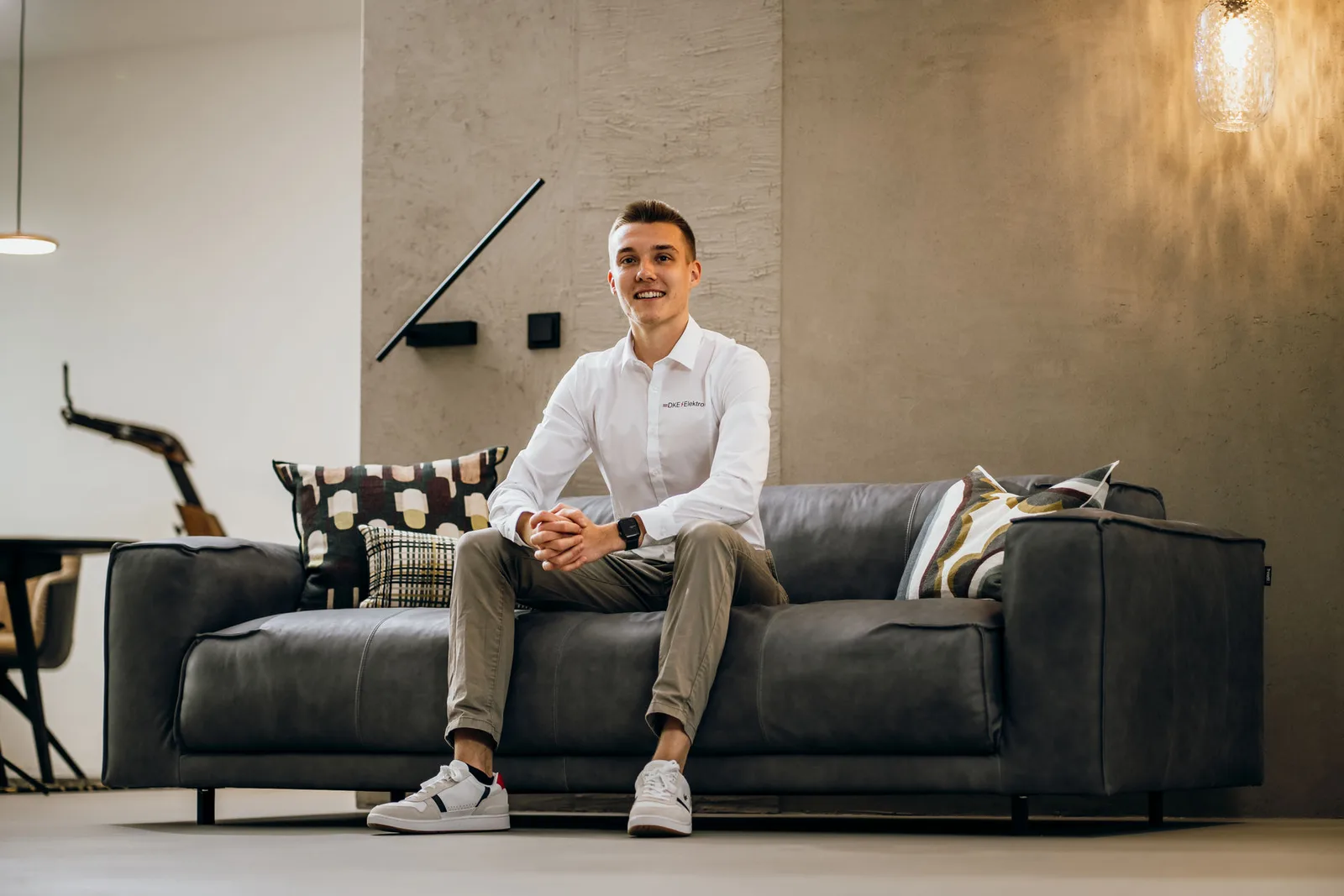 Businessportrait eines Mitarbeiters von DKE Elektro – Businessfotos vom Businessfotograf AINOVORA aus München