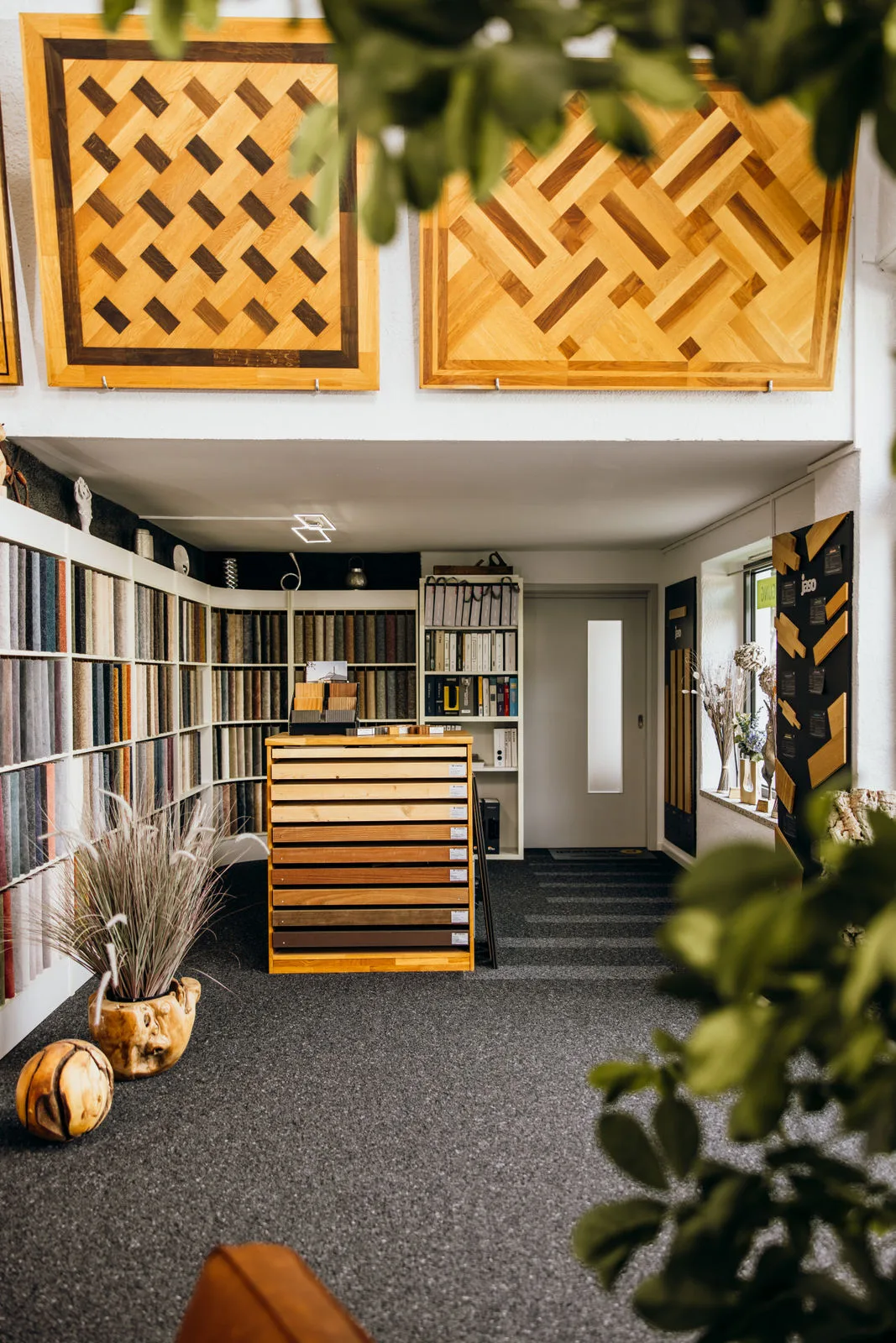 Businessfotos der Ausstellung von Zierau Parkett in Aschheim – vom Businessfotograf AINOVORA